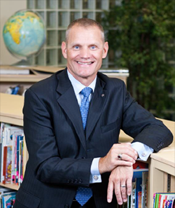 Dr. Steven Webb